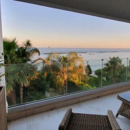 Pegasus Beach Front Apartman Limassol Kültér fotó