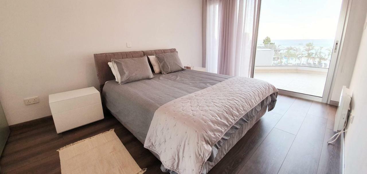 Pegasus Beach Front Apartman Limassol Kültér fotó