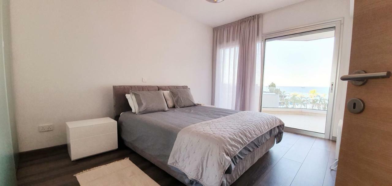 Pegasus Beach Front Apartman Limassol Kültér fotó