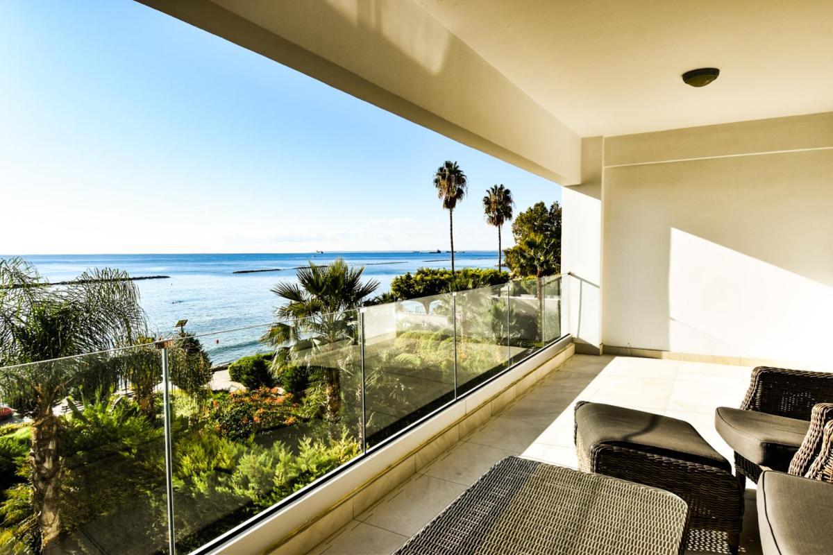 Pegasus Beach Front Apartman Limassol Kültér fotó